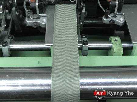 斜纹胶带的Ky针织机。